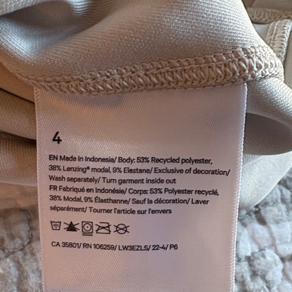 Lululemon Cropped Softstreme ~ Size 4 ~ Bone Color - Picture 4 of 4